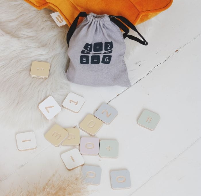 matematyka cyferki klocki.jpg