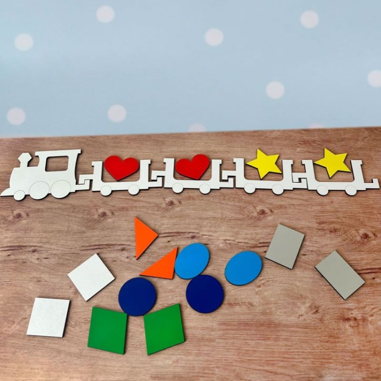 POCIĄG SEKWENCYJNY KOLORY I KSZTAŁTY 2.jpg