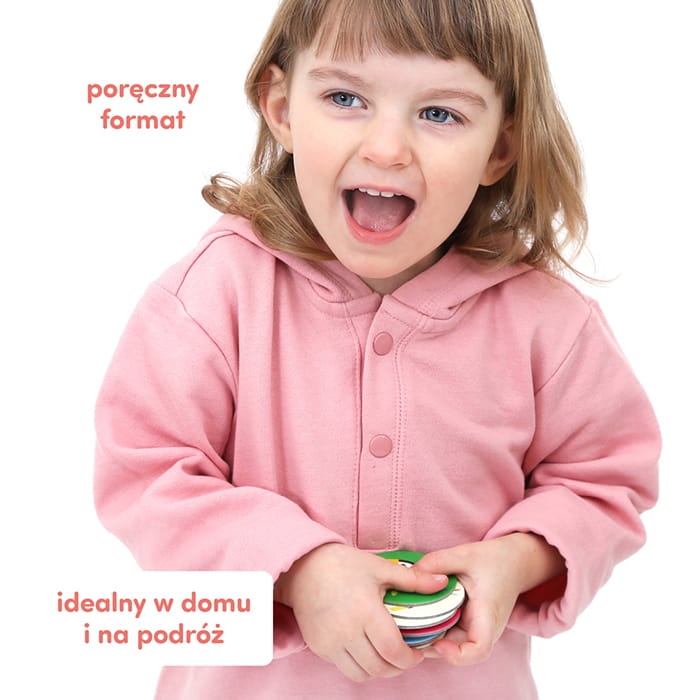 dzieci grają w Memo dzikie zwierzęta – rozwijanie pamięci i koncentracji