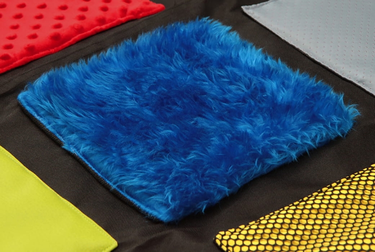 TWISTER SENSORYCZNY-Mata-sensoryczna-Zestaw-z-kostką-i-opaskami-na-oczy-akson-eco-zabawki (5).jpg