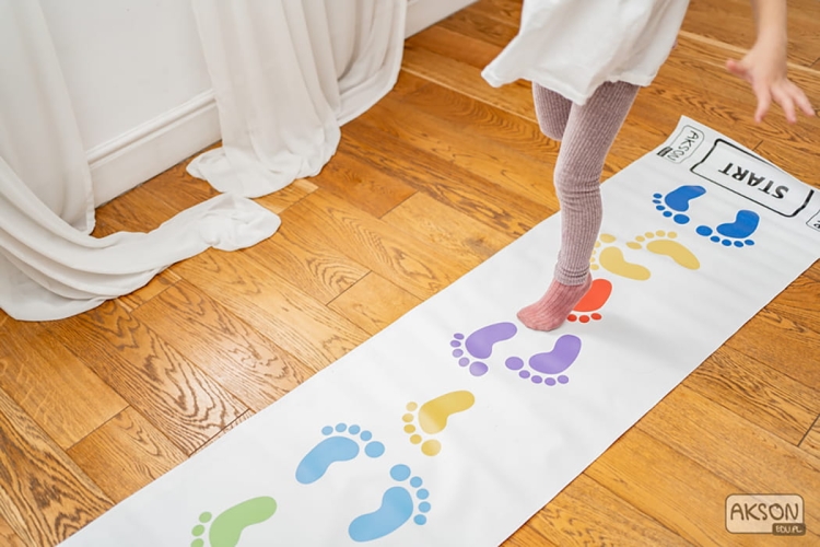 Mata-Animacyjna-Skaczace-Stopki-MEGA-50x300-cm-Akson-Eco-Zabawki (4).jpg