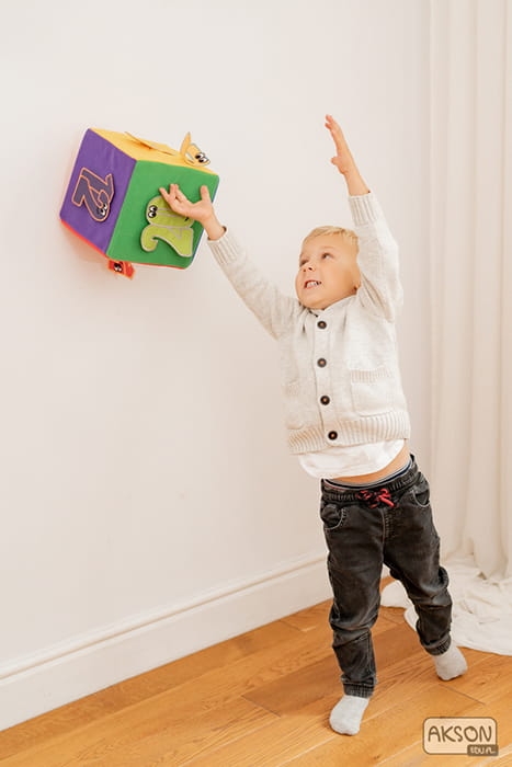 Kostka-edukacyjna-na-rzepy-20-cm-Akson-Eco-Zabawki (4).jpg