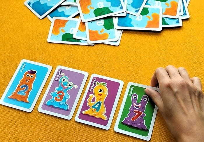 2739 Gluty karty.jpg