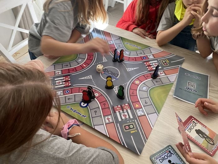 gra-bezpieczna-droga-stolikowa-table-games-beGame-tg6_7.jpg