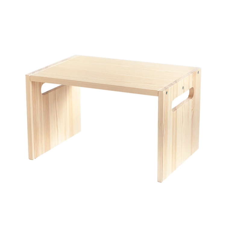 Drewniany stolik dla dziecka od Polana Montessori